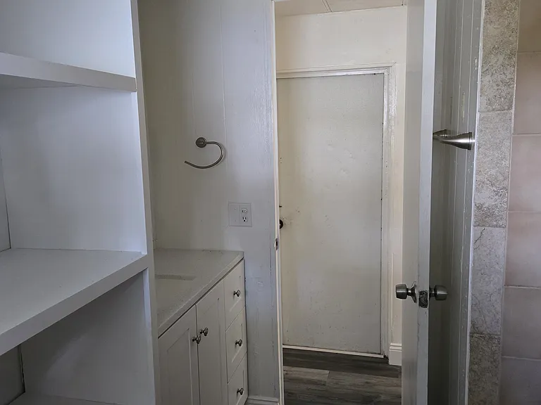 6413 Leonard Ct — Photo 2