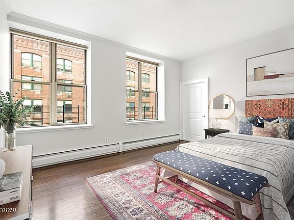4th image of 444 12th St APT 4E
