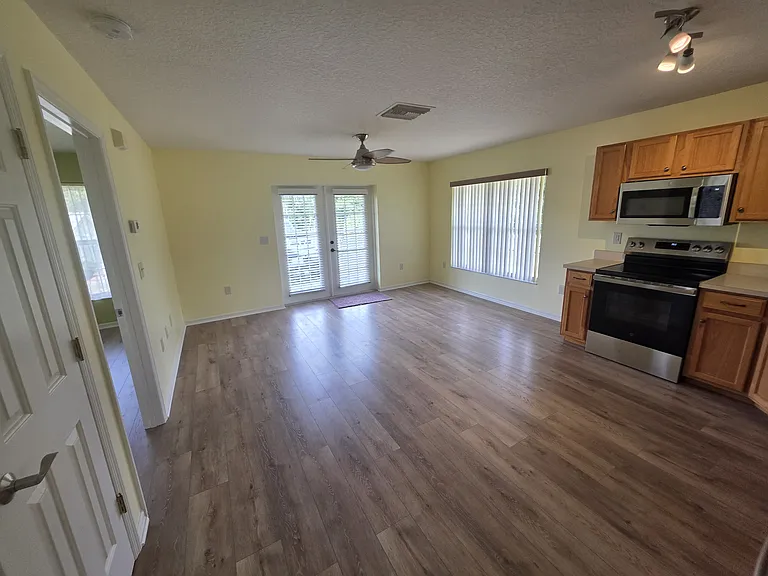 21545 Lake Seneca Rd — Photo 8