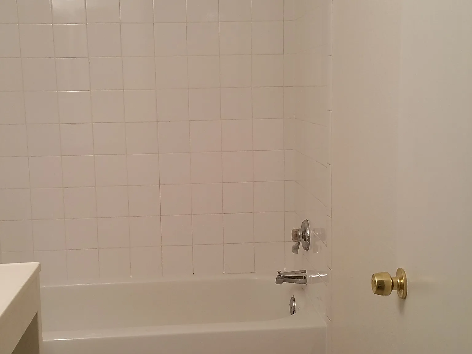 3 bed, 1100 sqft, $2,450 — Photo 2