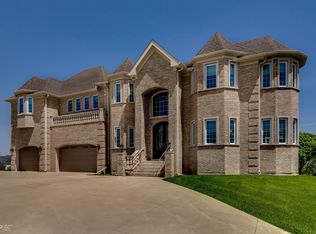 3 Springbrook Rd, Algonquin, IL 60102