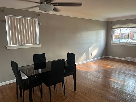 4th image of 25375 Collingwood St