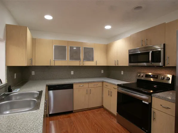 9580 SW 2nd Ct, Pembroke Pines, FL 33025