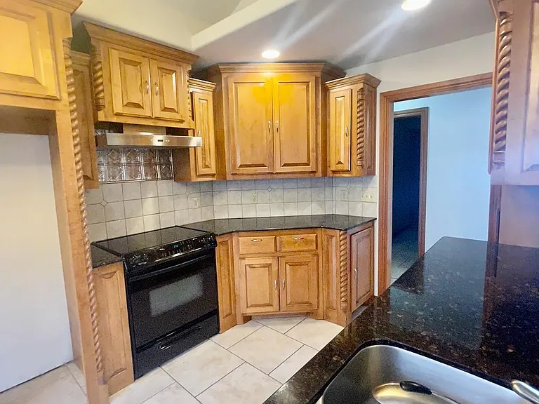 819 Rickwood Cir — Photo 10