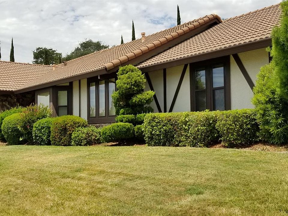 1st image of 1913 Hackamore Dr