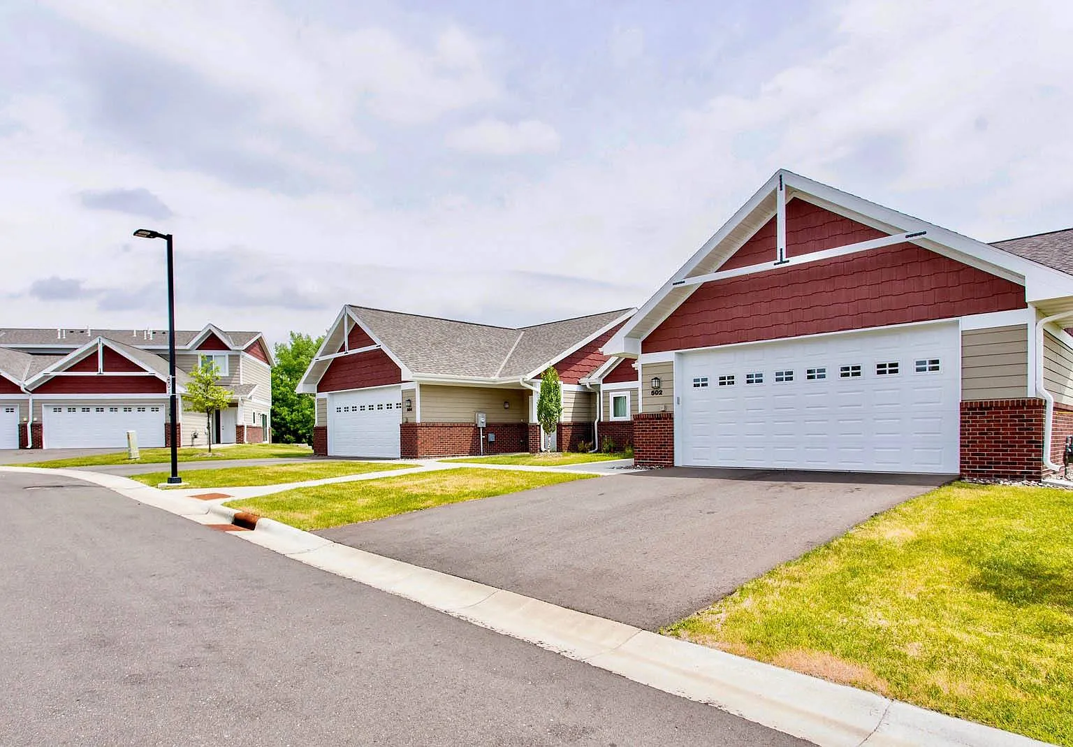 Medina Townhomes — Photo 4