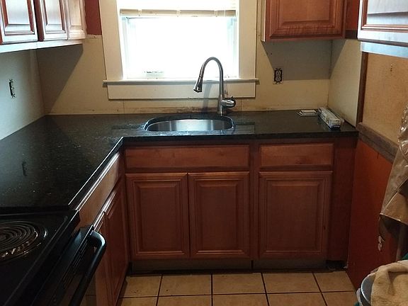 2nd image of 27 Hilltop Ave