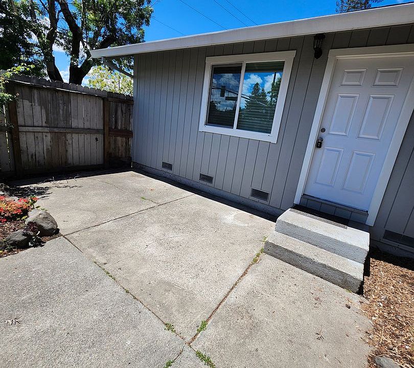 1st image of 2585 Kenton Ct APT B