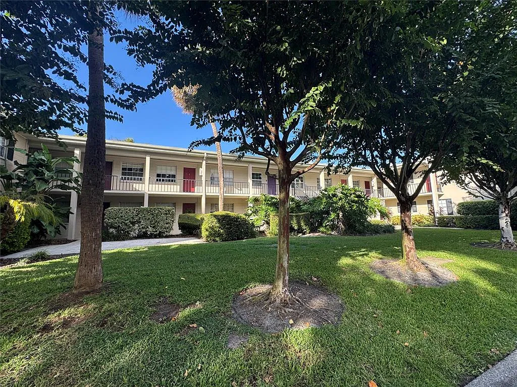 1 bed, 1.0 bath, 667 sqft, $1,550 — Photo 2