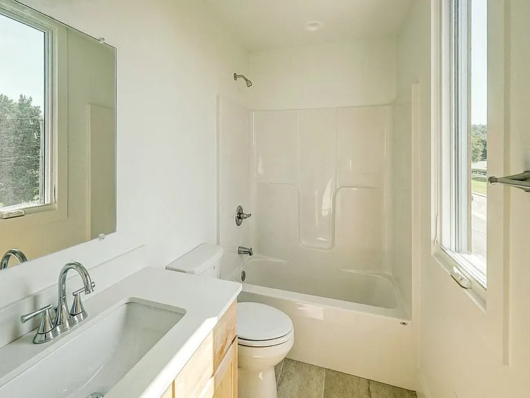 Riverside Village Apartments — Photo 87