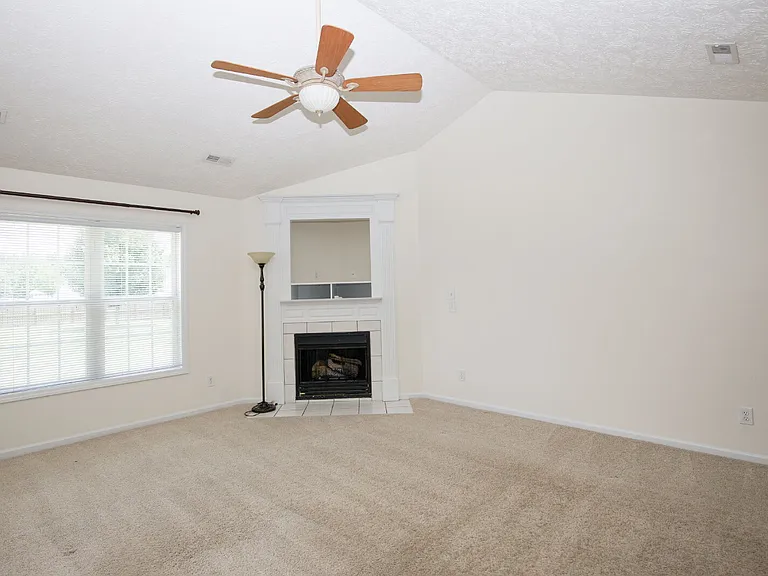 106 Harvest Ln — Photo 8