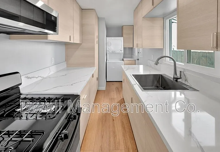 2176 Bacon St — Photo 12