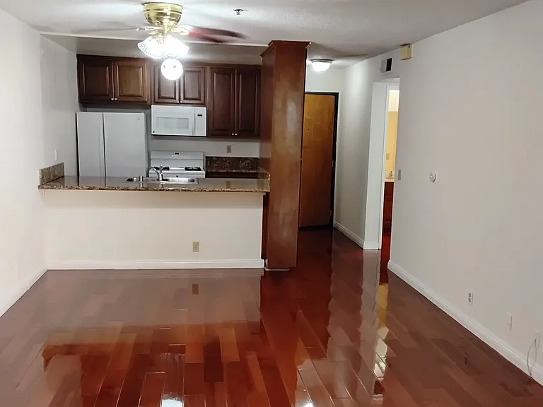 Wilshire Villa — Photo 40