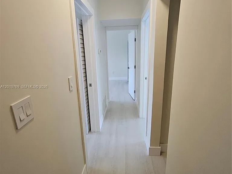 834 Raymond St — Photo 15