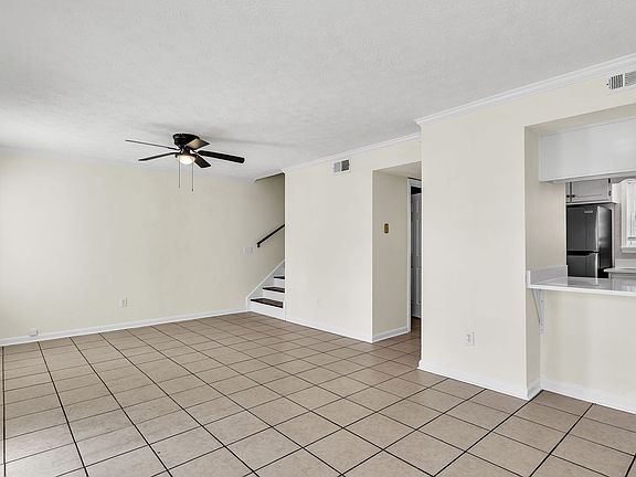 3rd image of 1056 N Montgomery St APT C1