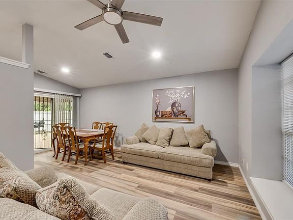 3rd image of 1919 Red Cloud Dr