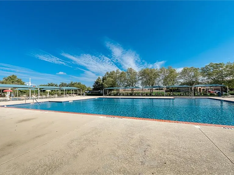2100 Willow Creek Dr — Photo 27