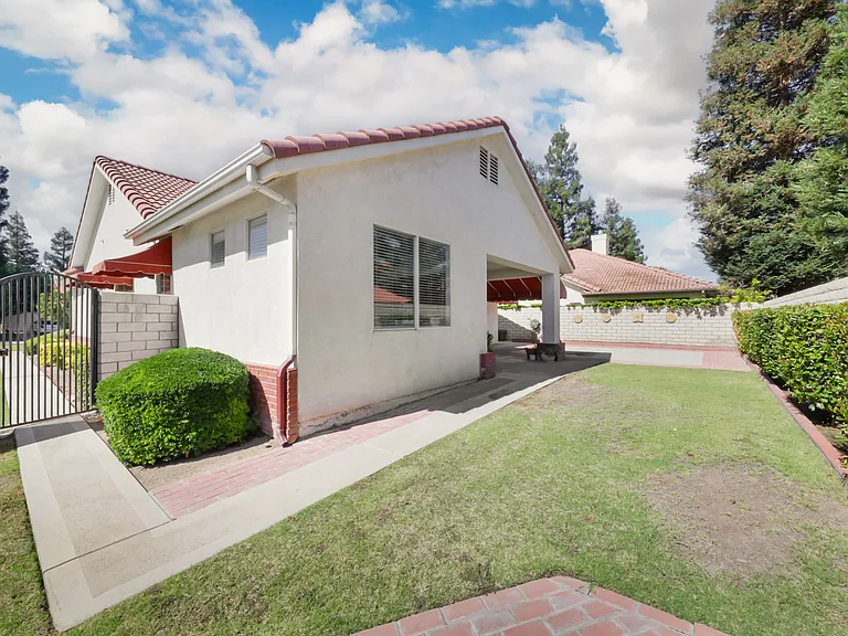 9802 Bourbon Rose Ct — Photo 30