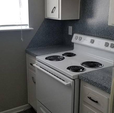 4th image of 1102 Ronstan Dr