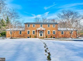 6960 Wood Glen Dr, Hughesville, MD 20637