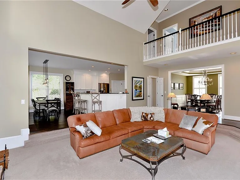 265 Windsor Gate Cv — Photo 16