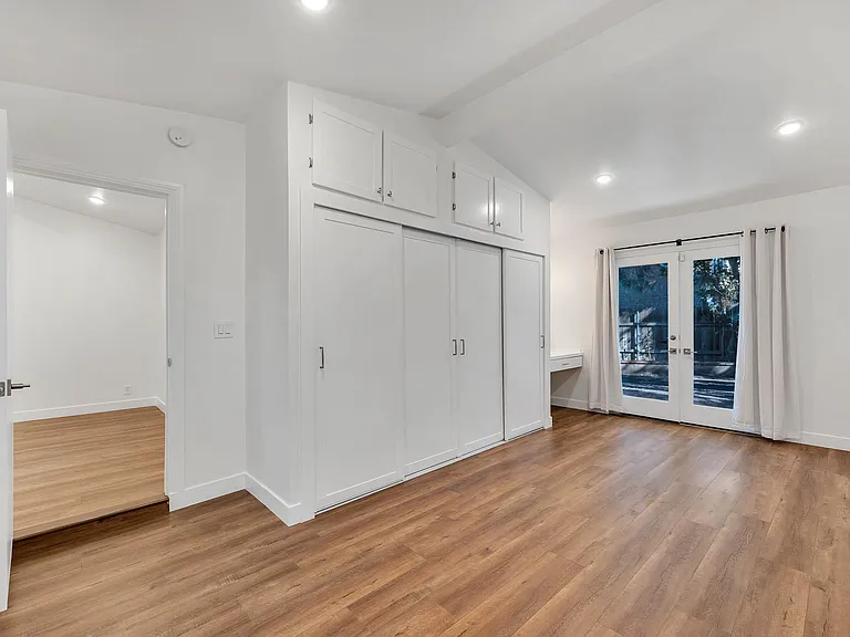 5338 Campo Rd — Photo 8
