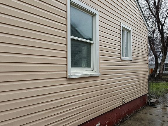 2nd image of 135 E Rowland Ave