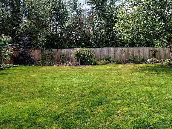 5th image of 5108 46th Avenue Ct E