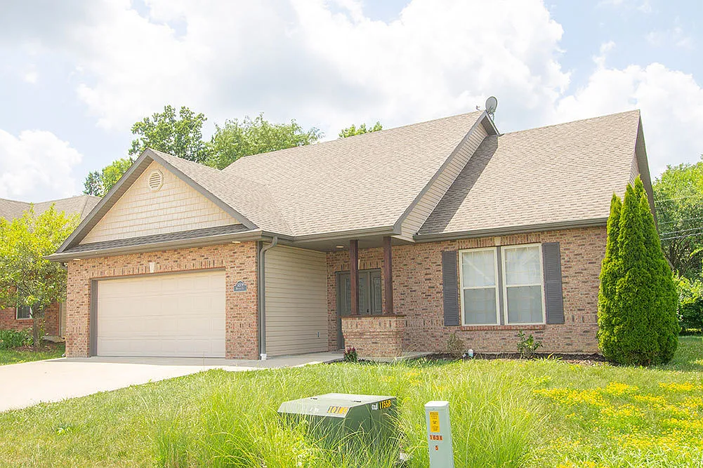Lovely South Side 3 Bed Home — Photo 2
