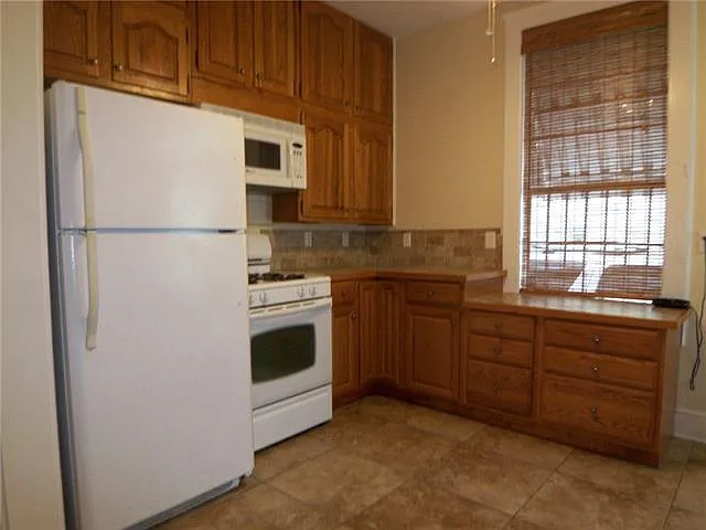 2 bed, 2.0 bath, 1200 sqft, $1,600 — Photo 4