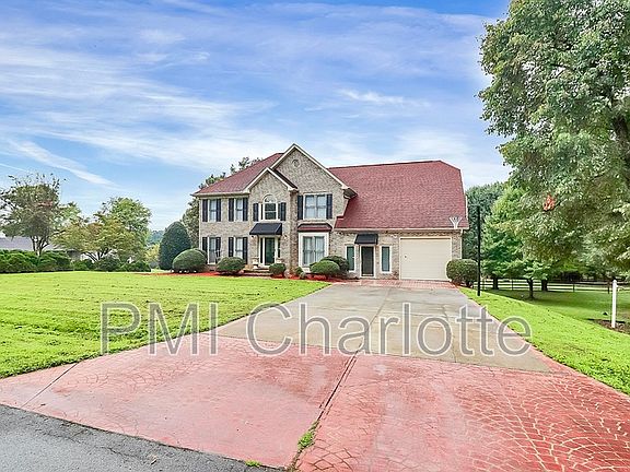 2nd image of 105 Cheshire Ln