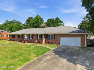 1903 Hampton Rd, Kinston, NC 28504
