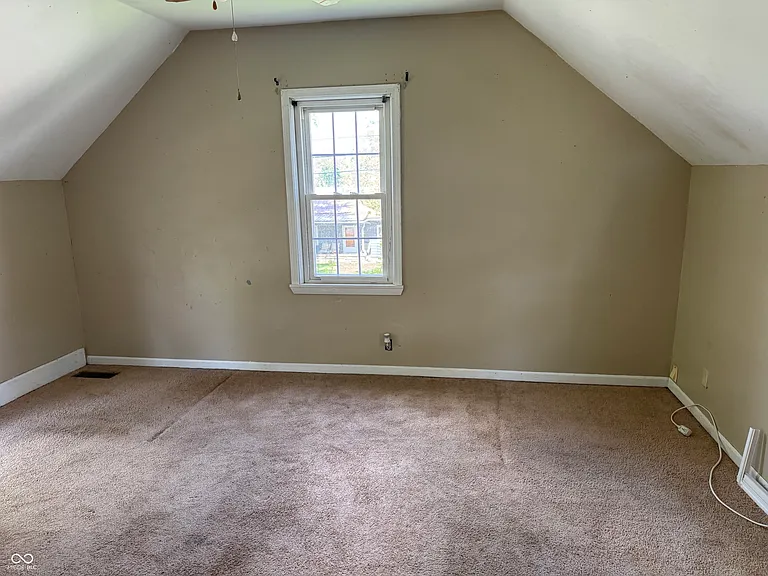 603 E Clyde St — Photo 13