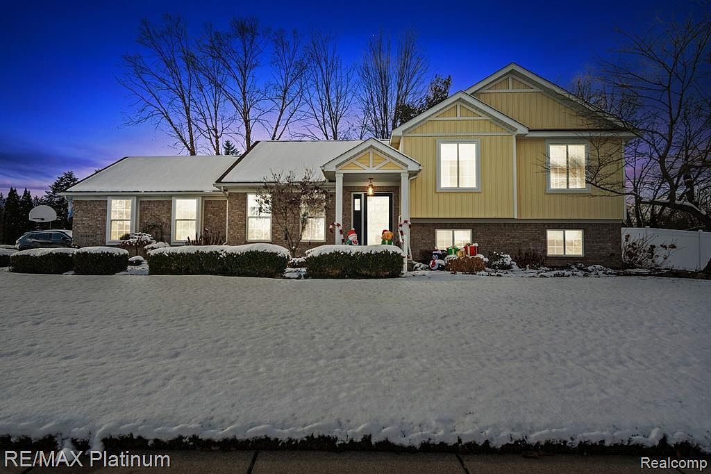 10166 Curtis Dr, Pinckney, MI 48169 Zillow