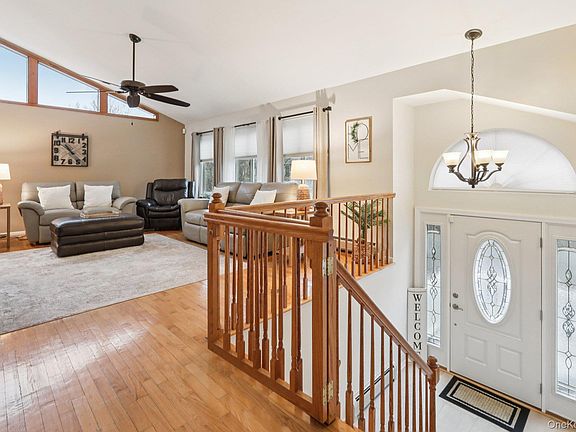 4th image of 4 Austin Way