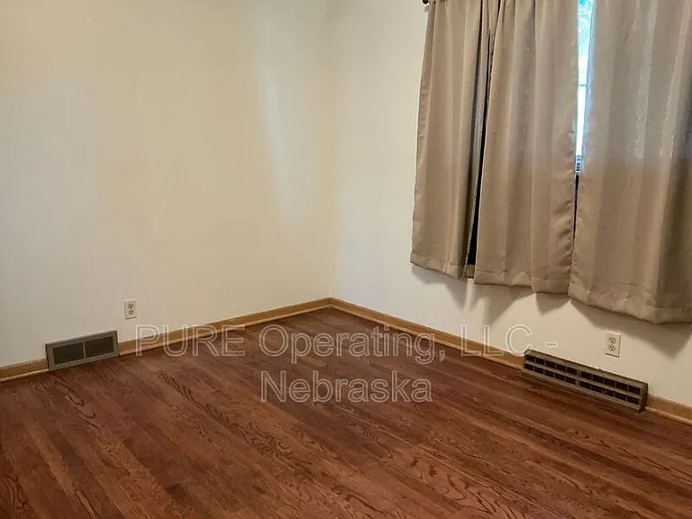 7602 Parker St — Photo 41