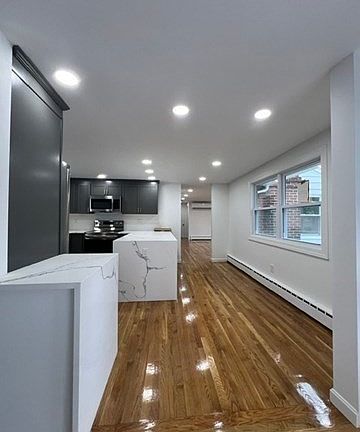 3rd image of 150 Goldsmith St