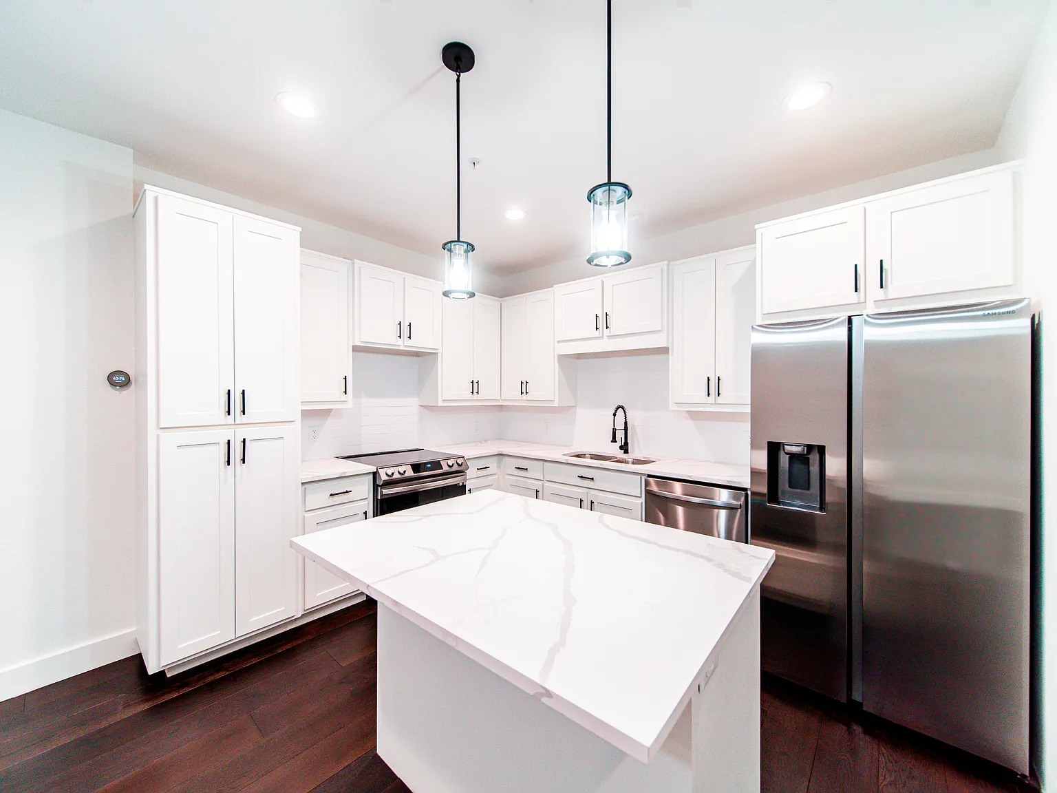 1 bed, 1.0 bath, 855 sqft, $1,645 — Photo 3