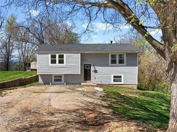 706 Bogy St, De Soto, MO 63020