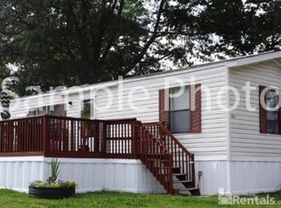 670 Greenview Cir, Fayetteville, GA 30214