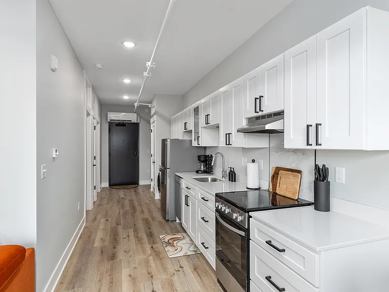 1516 Cesar E Chavez Ave SW — Photo 4