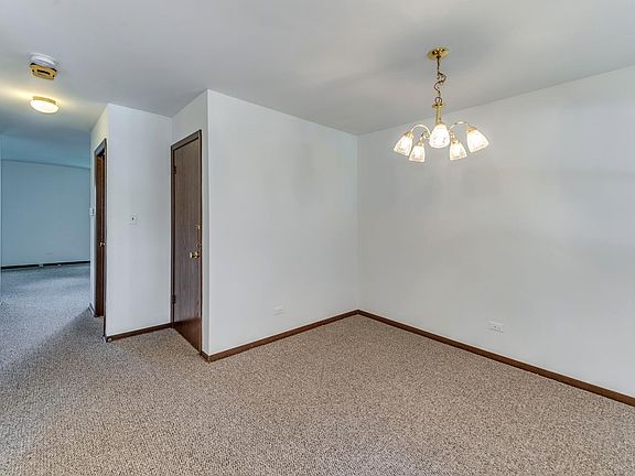 4th image of 7S439 Olympia Ct