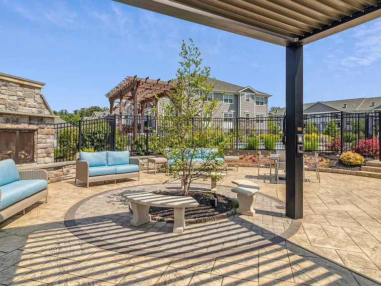 Avanti Luxury Apartments — Photo 25