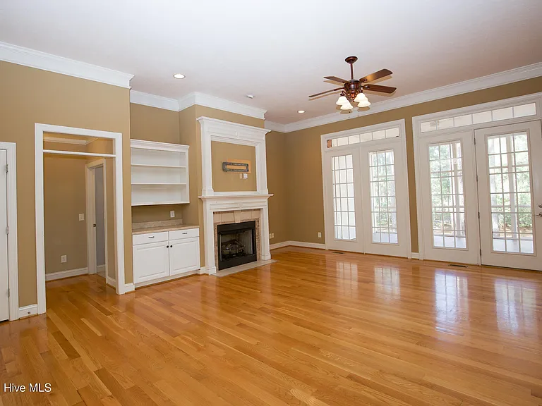 16 Montrose Ct — Photo 19