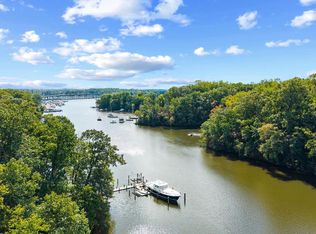 105 Wallace Manor Rd, Edgewater, MD 21037