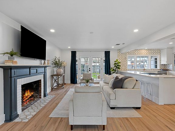 5th image of 4002 Bradwood Rd