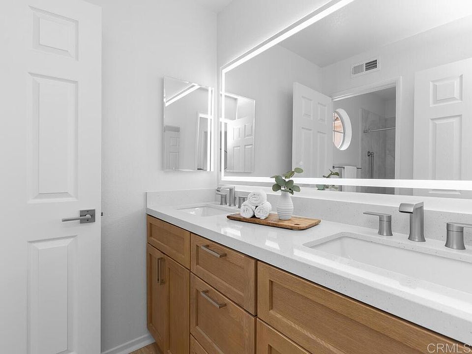 1st image of 1254 Rue Saint Martin