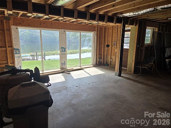 5th image of 2162 Clyde Rd