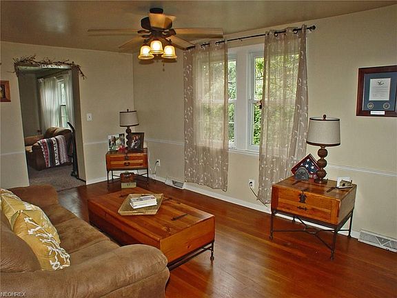 2nd image of 164 Mahogany Ln