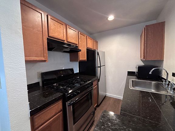 3rd image of 4109 Avondale Ave #108
